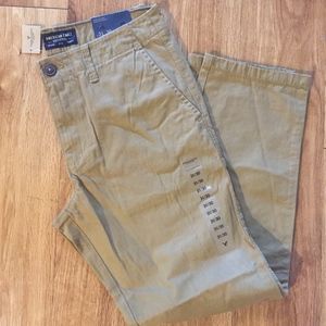 American Eagle Men's khakis slim straight fit